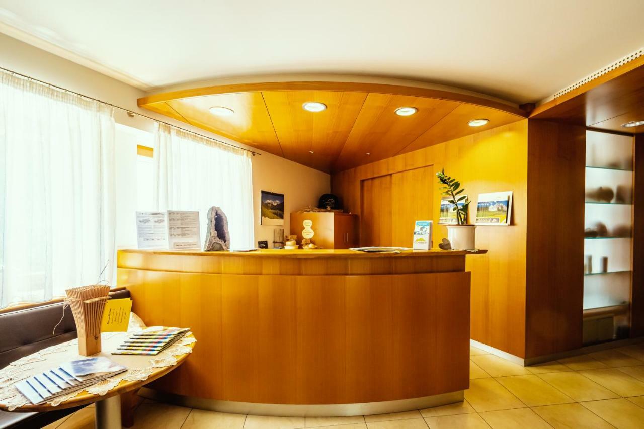 Gasthof Teiser Stern フーネス エクステリア 写真